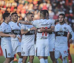 Crónica / [VIDEO] El gesto de un jugador de Olimpia con un pequeño hincha