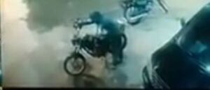 Video: roban moto a bombero voluntario en Areguá - Policiales - ABC Color