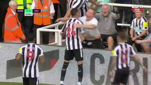 En un partidazo, Miguel Almirón marca un golazo ante el City de Guardiola (VIDEO)
