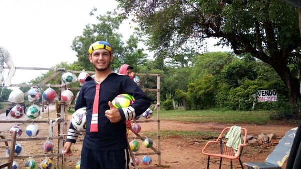 Kiko Paraguayo recibió su segundo título universitario