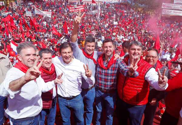 Diario HOY | Ante multitud de seguidores, Cartes habla de una trampa que tendió el oficialismo