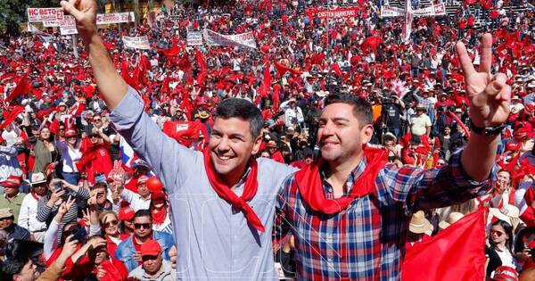 La Nación / Una enorme concurrencia de ovetenses se unió al grito de “Vamos a estar mejor”