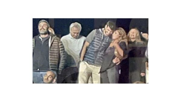Gerard Piqué ya no oculta a su nueva novia y andan a los besos