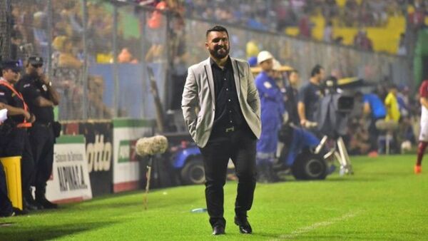 12 de Octubre cambia de entrenador