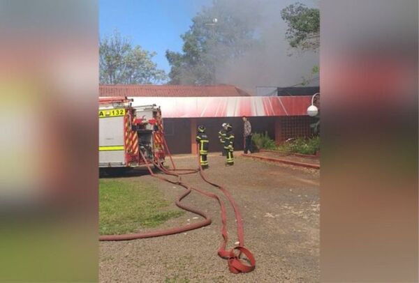Se registró un incendio de grandes proporciones en las instalaciones de Sur Tv