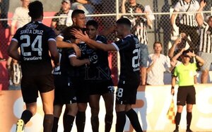 Libertad hila su cuarta victoria y pide permiso en la cima