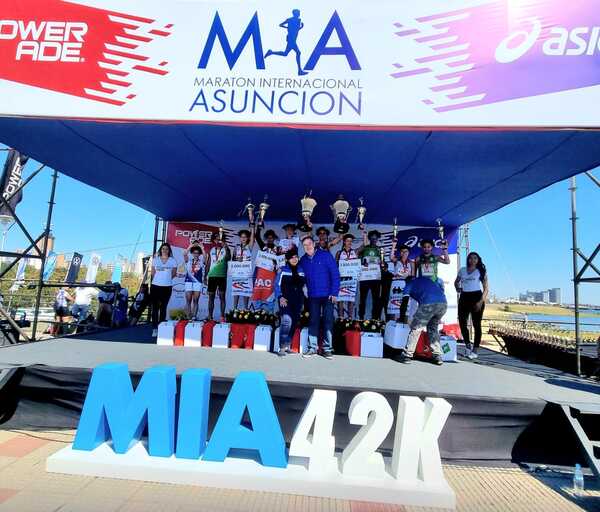 Diario HOY | Maratón “Homenaje a Paulo Reichardt” fue una gran fiesta en la Costanera de Asunción