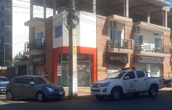 Luque: dos ladrones intentan robar un local de juegos de azar - Policiales - ABC Color
