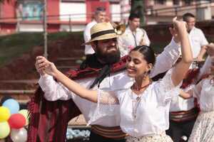 Hoy se celebra el "Día del Folklore Paraguayo" - .::Agencia IP::.