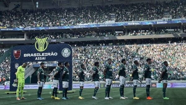 Palmeiras sufre y empata con Flamengo, pero sigue mandando