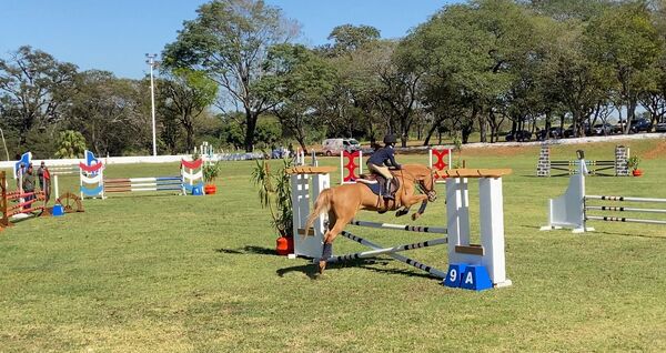 Diario HOY | Se disputó la quinta fecha del ranking de Salto de la Federación de Deportes Ecuestres del Paraguay