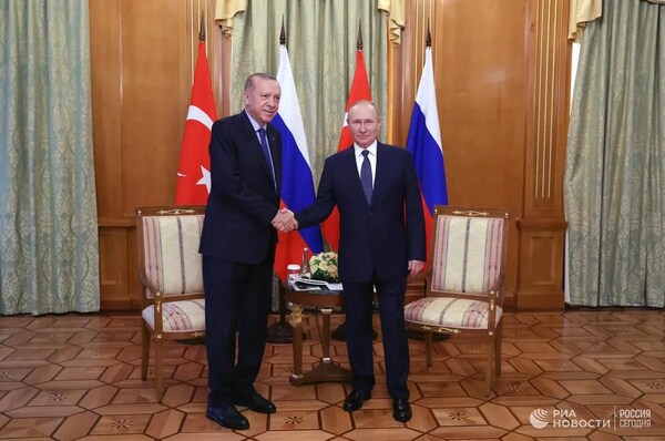 Turquía duplica las importaciones de petróleo ruso, llenando el vacío de la UE