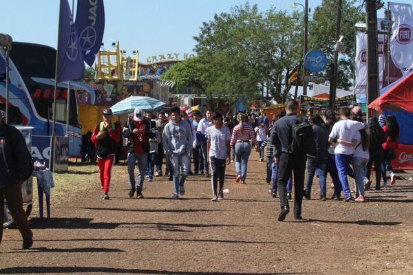 EXPO AMAMBAY: La difícil tarea de organizar una Feria Internacional - Radio Imperio