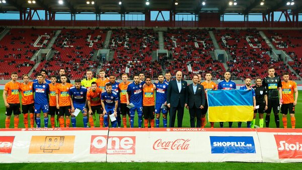 El fútbol en Ucrania vuelve sin público y con refugios antiaéreos | OnLivePy