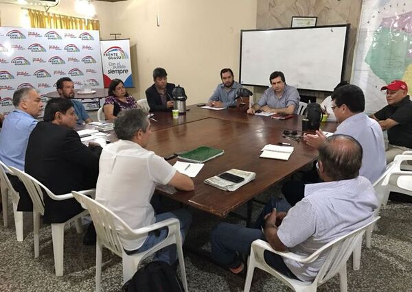 Miembros del Frente Guasu se reúnen hoy para analizar si siguen dentro de la Concertación - Nacionales - ABC Color