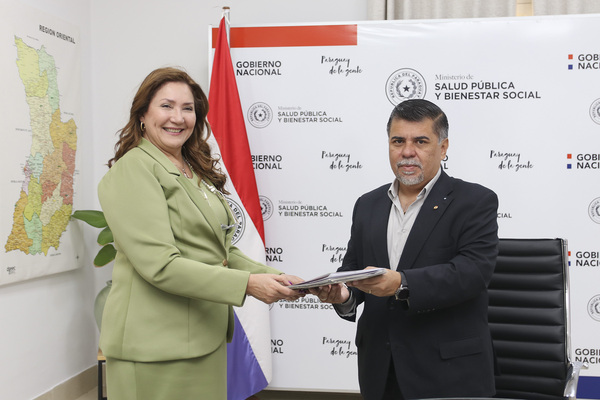 Indert entregó cinco títulos de propiedad de puestos sanitarios al Ministerio de Salud - .::Agencia IP::.
