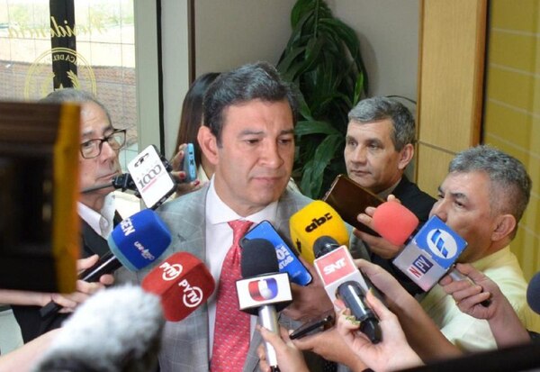 Diario HOY | Senadores exigen posición firme del gobierno tras anuncios de EEUU: "Merecemos respeto”
