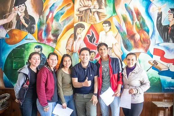 SNJ renueva becas Juventud y entrega tótem digital en el departamento de Ñeembucú - .::Agencia IP::.