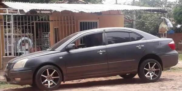 Crónica / Luque: Mujer estacionó su auto a la noche y a la mañana siguiente, amóntema