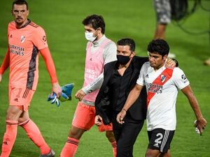 Preocupación en River por la lesión de Robert Rojas