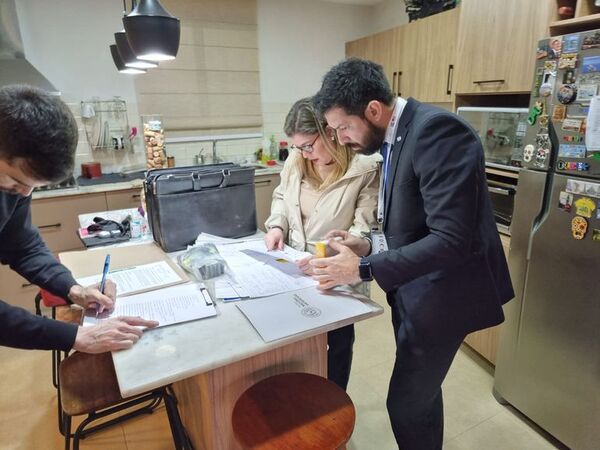 Imputación a Giuzzio: Ministerio Público confirma a Legal y Sapriza - Política - ABC Color