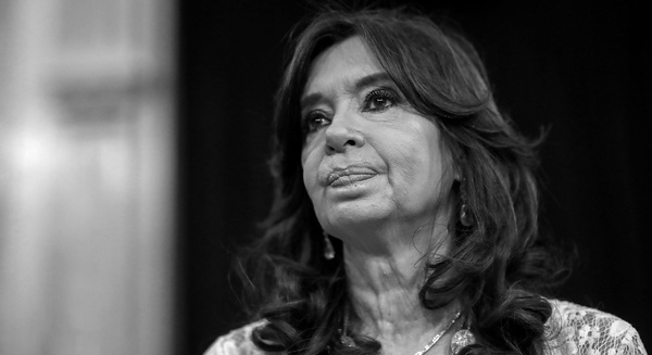 La fiscalía pidió 12 años de prisión para Cristina Kirchner y la inhabilitación perpetua para ejercer cargos | 1000 Noticias