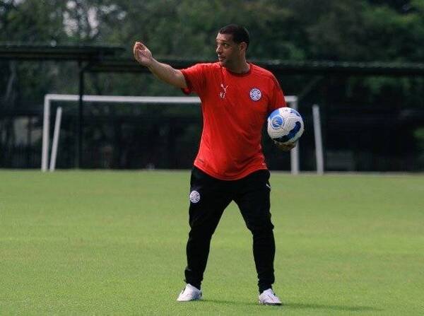 Crónica / Selección femenina: Frigério llamó a 25 jugadoras