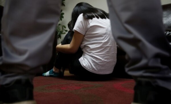 Violó a punta de cuchillo a una niña de 12 años
