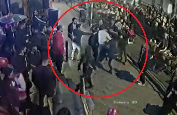 Noche de furia en Carmelitas: así un grupo de jóvenes violentaron varias veces en un bar - Nacionales - ABC Color