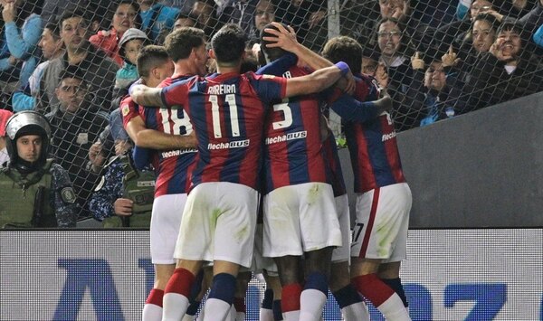 Bareiro dio una asistencia en la victoria de San Lorenzo ante el Racing de Matías Rojas