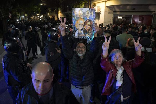 Gobierno argentino condena “persecución judicial” a Cristina Fernández - Mundo - ABC Color