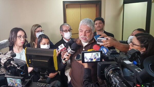 Fernando Lugo comienza a reaccionar y abre los ojos