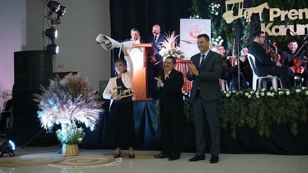 Entregaron el Premio Municipal Karumbé
