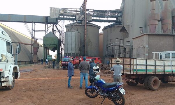 Silo se incendia en San Cristóbal