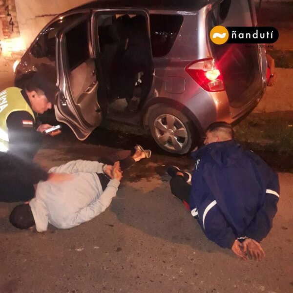 Diario HOY | Fueron pillados al intentar robar un local comercial y quedaron detenidos