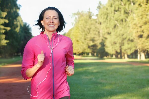 Practicar 150 minutos de ejercicio moderado a la semana protege del covid-19 - Estilo de vida - ABC Color
