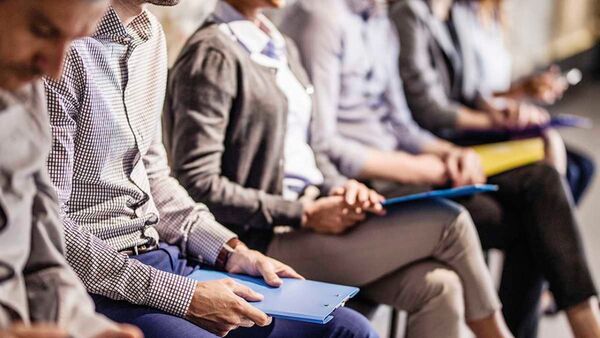 Unas 67.047 personas salieron del desempleo en tres meses, según el INE | Análisis Macro | 5Días