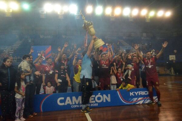 Simón Bolívar campeón invicto de la Copa Divisional de Oro
