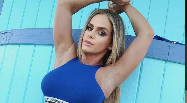 Crónica / [GALERÍA] Las primeras fotos hot de Gabi Wolscham con solo ¡14 pirulos!