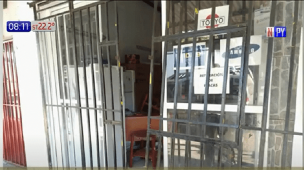 Delincuentes vaciaron un comercio en Fernando de la Mora | Noticias Paraguay