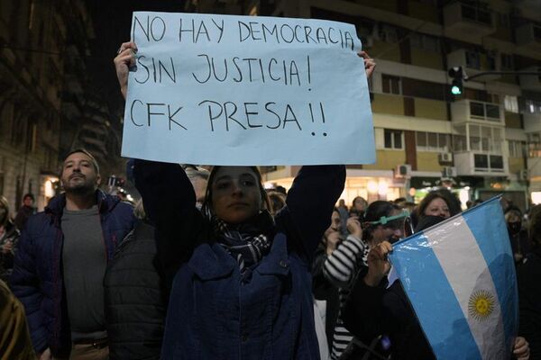 Cristina Kirchner versus Fiscalía: Sentencia “ya estaba escrita” - Mundo - ABC Color