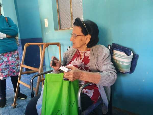 Adulta mayor gestiona sin éxito pensión alimentaria desde el 2015 | Radio Regional 660 AM