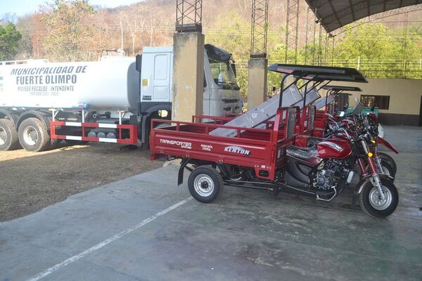 Municipalidad de Fuerte Olimpo presenta bienes adquiridos con rubros de royalties - Noticias del Chaco - ABC Color