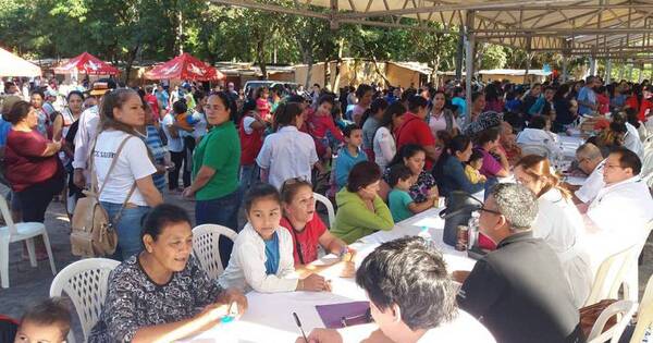La Nación / Ofrecieron atención médica gratuita