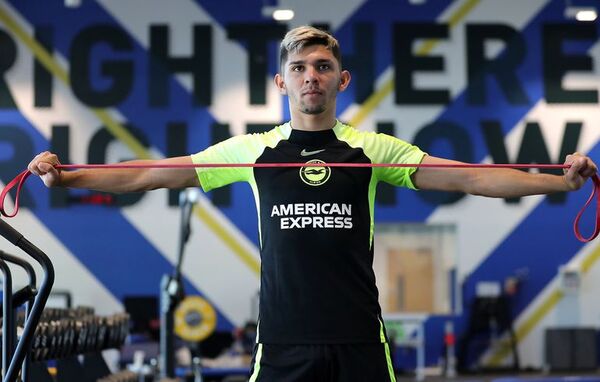 ¿Se acabó la espera?: Julio Enciso convocado en el equipo principal del Brighton - Fútbol Internacional - ABC Color