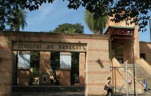 Despiden a 69 docentes de Derecho de la UNA - ADN Digital