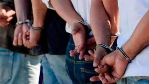 Crónica / Persecución de película y detención de tres sujetos que intentaban robar