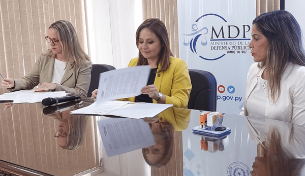 Defensa Pública firma convenio EPA