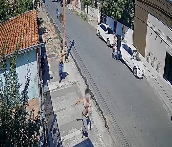 Crónica / ¡Ahí va el asado!: Saltan a la luz imágenes de una corrida "encarnecida" tras robo