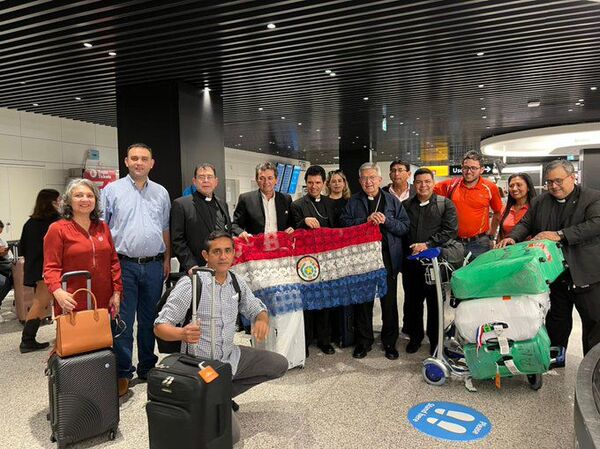 Monseñor Adalberto Martínez ya llegó a Roma para recibir birreta cardenalicia - Nacionales - ABC Color